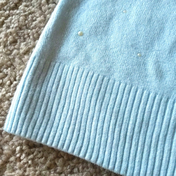 Sweater & Scarf - Picture 12 of 17